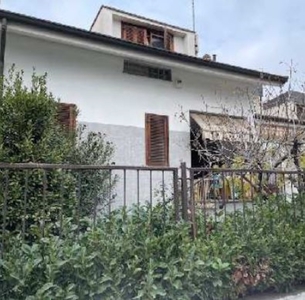 Villa a schiera in Via PIER FRANCESCO MOIA, Brugherio, 3 locali