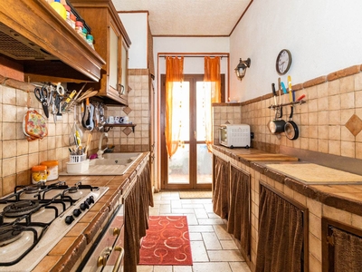 Villa bifamiliare in vendita a Poggio Mirteto Rieti