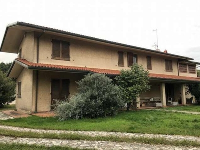 Villa in Località Capezzano Pianore Via Paduletto 181, Camaiore