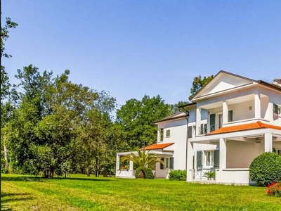 Villa in vendita a Massa Massa Carrara Poveromo