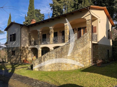 Villa in vendita a Subbiano Arezzo