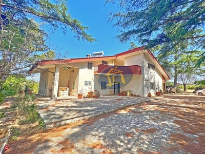 Villa in Vendita in Via Turi a Putignano