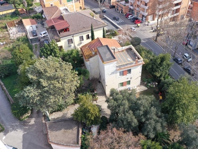Villa singola in Via Volturno, Monterotondo, 5 locali, 2 bagni, 200 m²