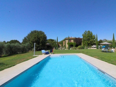 Villa indipendente con A\/C, Wifi, piscina privata, Tv, veranda, parcheggio, vicino Cortona