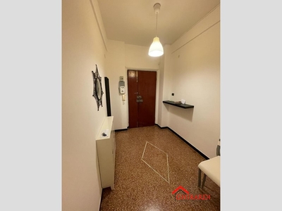 Appartamento in Affitto a Genova, zona Sampierdarena, 570€, 71 m², arredato