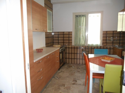 Appartamento in Affitto a Messina, 77'000€, 85 m²