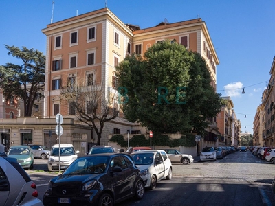Appartamento in Affitto a Roma, zona Prati, 4'800€, 250 m²