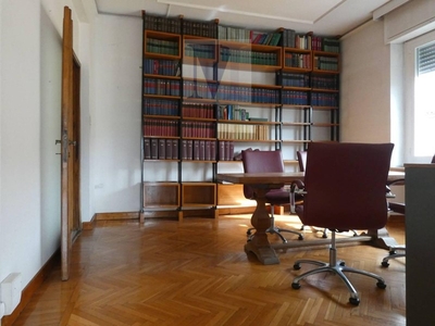 Appartamento in Vendita a Padova, 450'000€, 180 m²