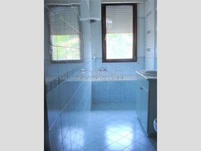 Appartamento in Vendita a Padova, zona Nazareth, 355'000€, 185 m², con Box