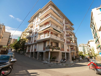 Appartamento in Vendita in Via Briscata 15 a Genova