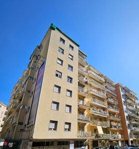 Appartamento in Vendita in Via Caldieri 141 a Napoli