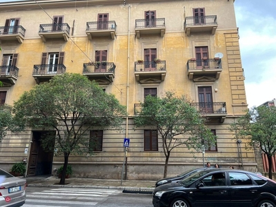 Appartamento in Vendita in Via Dante 165 a Palermo