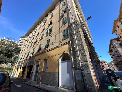 Appartamento in Vendita in Via Fabio da Persico 3 a Genova