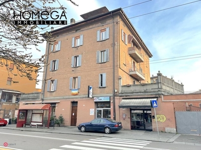 Appartamento in Vendita in Via Giuseppe Massarenti 37 a Bologna