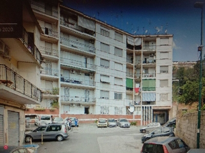 Appartamento in Vendita in Via Macedonia a Napoli