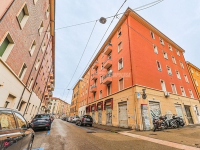 Appartamento in Vendita in Via Pier Antonio Rappini a Bologna