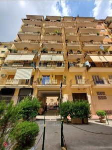Appartamento in Vendita in Via Rodolfo Falvo 8 a Napoli