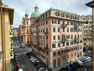 Appartamento in Vendita in Via Teodosia a Genova