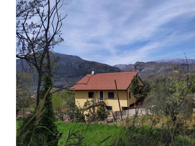 Villa in vendita a Cerreto Sannita, via cesine di sotto 58
