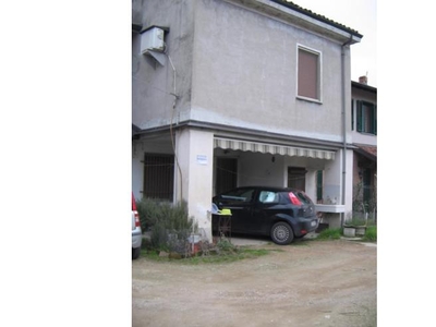 Casa indipendente in vendita a Vistarino, Frazione Vivente, Via Chiesa 50