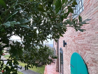 Casa Bi/Trifamiliare in Vendita in Via Gaibara a Bologna