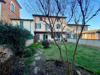 Casa Indipendente in Via Puccini, 4, Casalbuttano ed Uniti (CR)