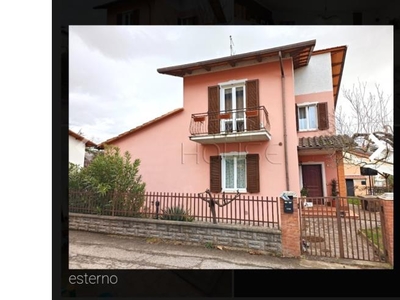 Casa indipendente in vendita a Città di Castello, Frazione Promano, Via Santa Maria Goretti 5