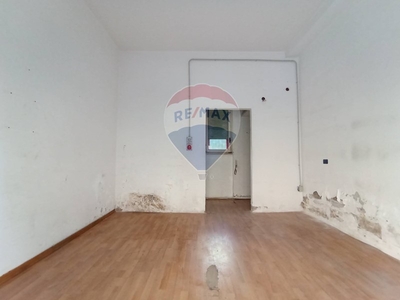 Immobile commerciale in Affitto a Siracusa, zona Gelone, 350€, 23 m²