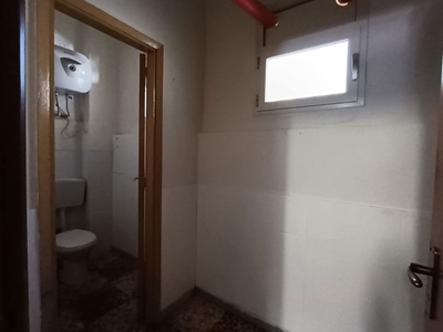 Negozio in Affitto a Siracusa, 450€, 58 m²