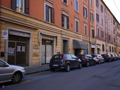 Negozio/Locale commerciale in Vendita in a Bologna