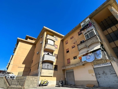 Quadrilocale in Vendita a Messina, 78'000€, 105 m²