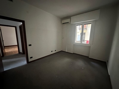 Ufficio in Affitto a Verona, 1'500€, 98 m²