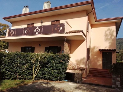 Villa bifamiliare in Via Cerreta, 5, Sezze (LT)