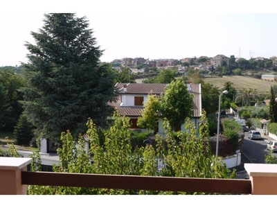 Villa in vendita a Guidonia Montecelio, Frazione Colle Verde