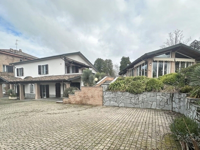 Villa singola in Via Bernini, 36, Casteggio (PV)