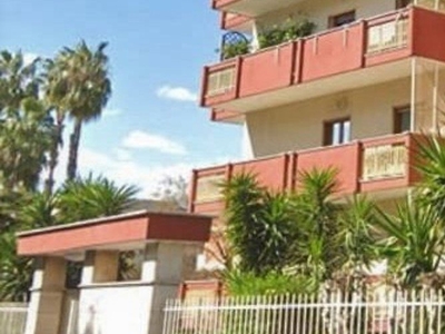 Appartamento in Via Giulio Petroni , Bari (BA)