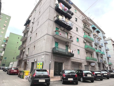 Negozio in vendita a Taranto, via Verdi, 65 - Taranto, TA