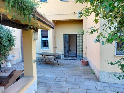 villa indipendente in vendita a Capriate San Gervasio