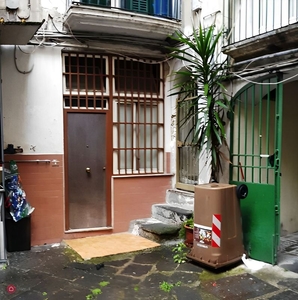 Appartamento in Vendita in Piazza San Eframo Vecchio 31 a Napoli