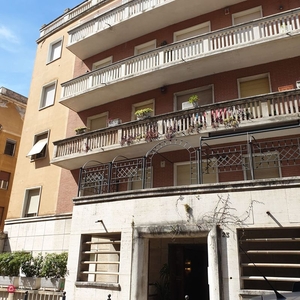Appartamento in Vendita in Via Alberto Caroncini a Roma