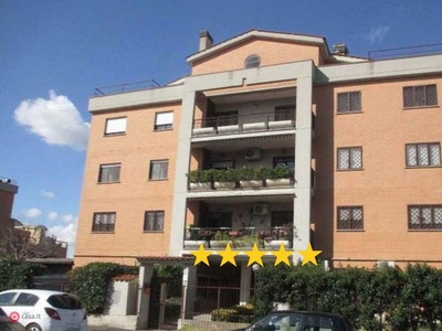Appartamento in Vendita in Via Castiglione Messer Marino a Roma