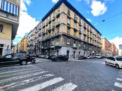 Appartamento in Vendita in Via Genova 38 a Napoli