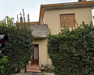 Appartamento in Via Piave, Caerano di San Marco, 6 locali, 2 bagni