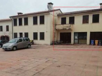 Appartamento in Via Rovai 8, San Zenone degli Ezzelini, 6 locali