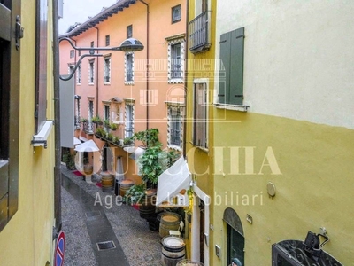 Appartamento piazza Malvezzi, Centro Storico, Desenzano del Garda