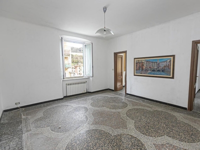 Appartamento - Più di 5 locali a Genova