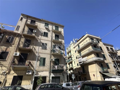 Casa a Palermo in via Flavio Gioia , Noce