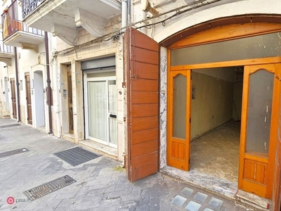Casa indipendente in Vendita in Corso Giuseppe Di Vagno 57 a Mola di Bari