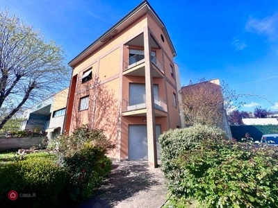 Casa indipendente in Vendita in Via Giuseppe Varesi 1 /a a Parma