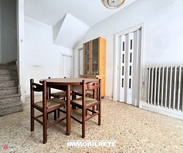 Casa indipendente in Vendita in Via Umbria a Altamura